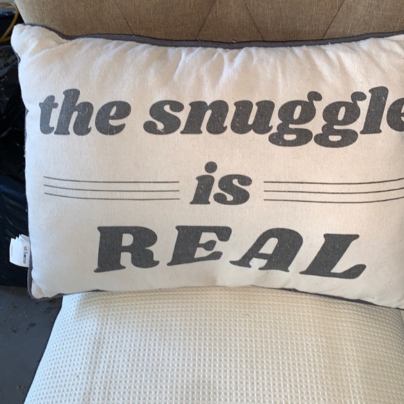 Throw pillow - Picture 1 of 1
